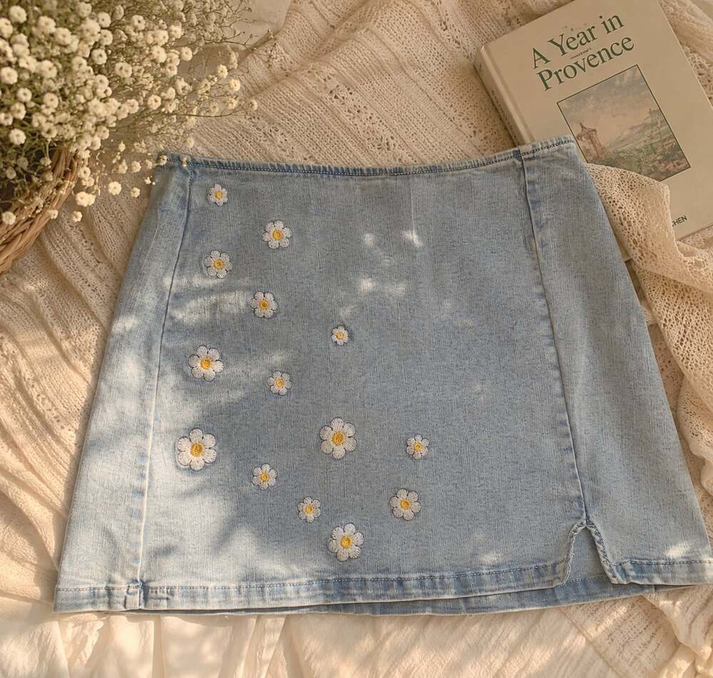 Wild Fable Jean Skirt with Daisy Embroidery, Size 16